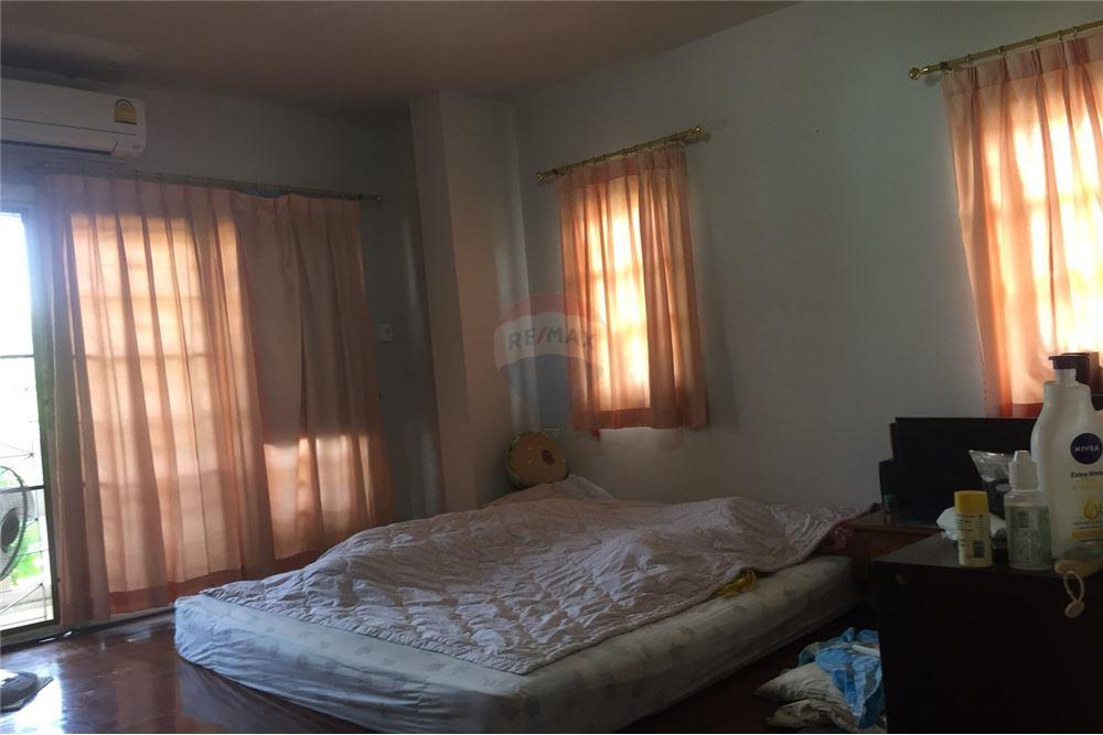 Nong Chok Second hand single house condo for sale rent